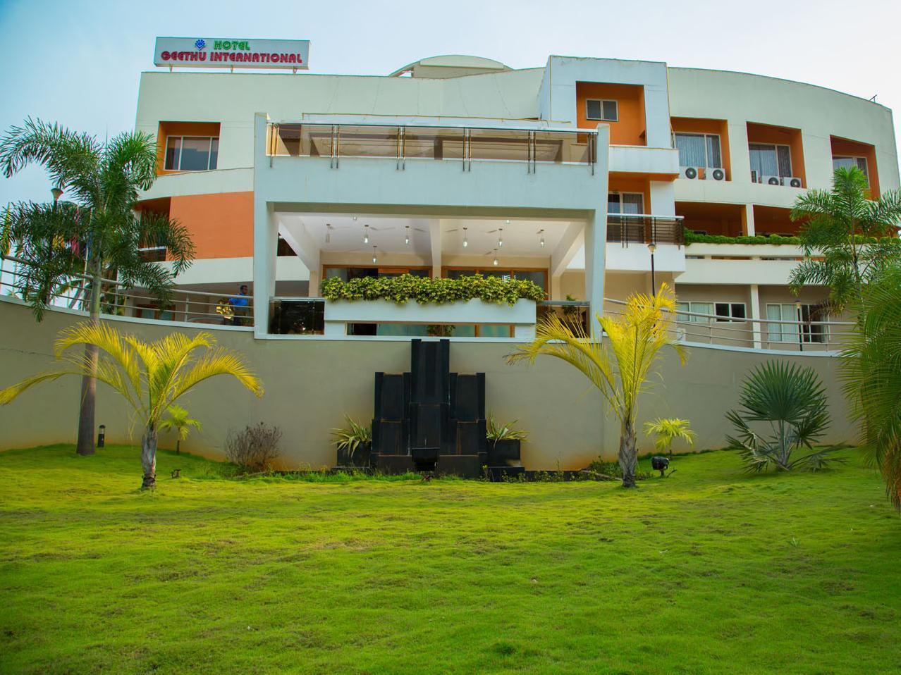 Hotel Geethu International Kovalam Ngoại thất bức ảnh
