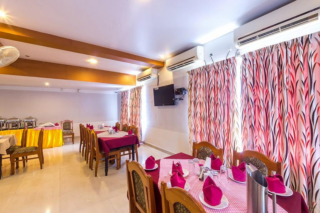 Hotel Geethu International Kovalam Ngoại thất bức ảnh