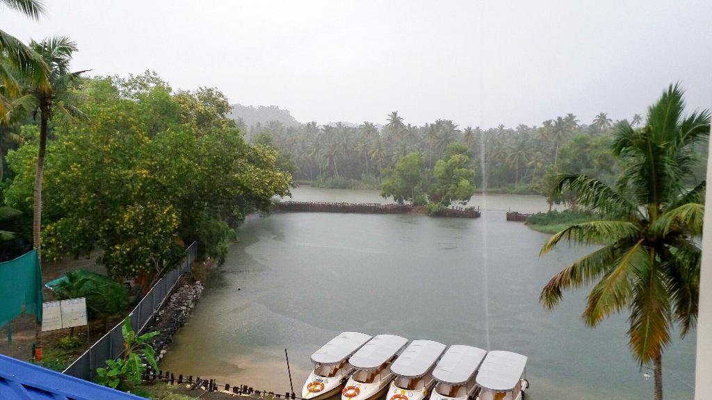 Hotel Geethu International Kovalam Ngoại thất bức ảnh