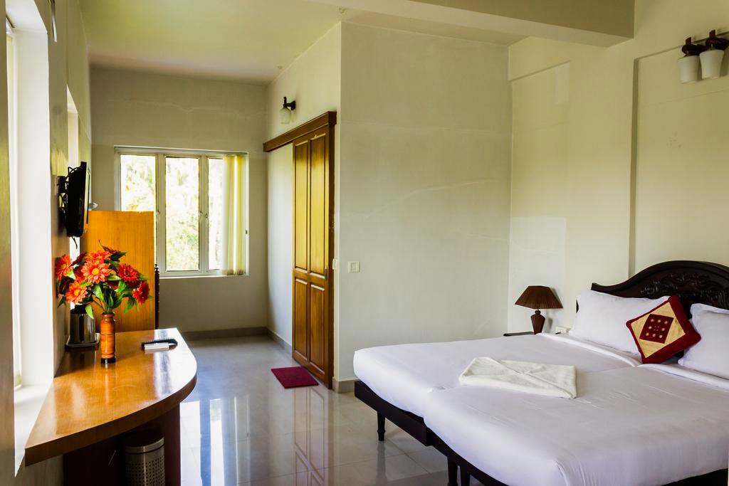 Hotel Geethu International Kovalam Ngoại thất bức ảnh