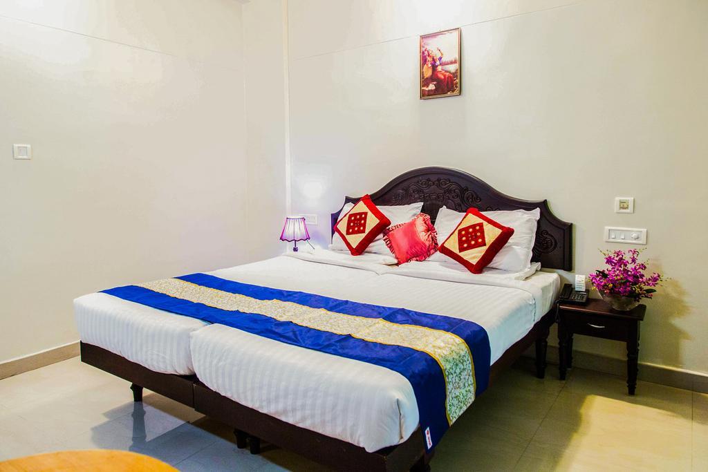 Hotel Geethu International Kovalam Ngoại thất bức ảnh